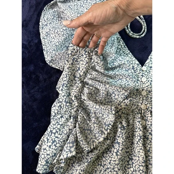 Vestique Top Blouse Size S Double Ruffle  Sleeves White Blue Floral - Picture 6 of 15